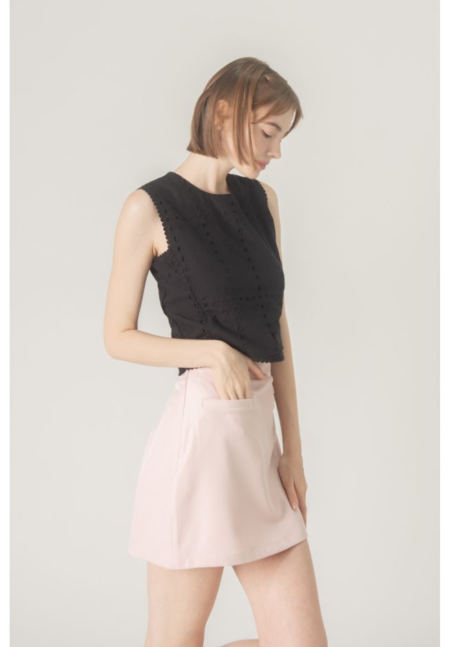 LINDE EYELET TOP